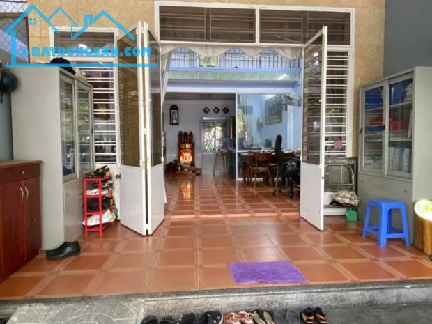 ♣ Nhà Kiệt thẳng 30m ra MT Đống Đa, 110m2, 3PN, sân rộng mát giá cực tốt 4.5 tỷ