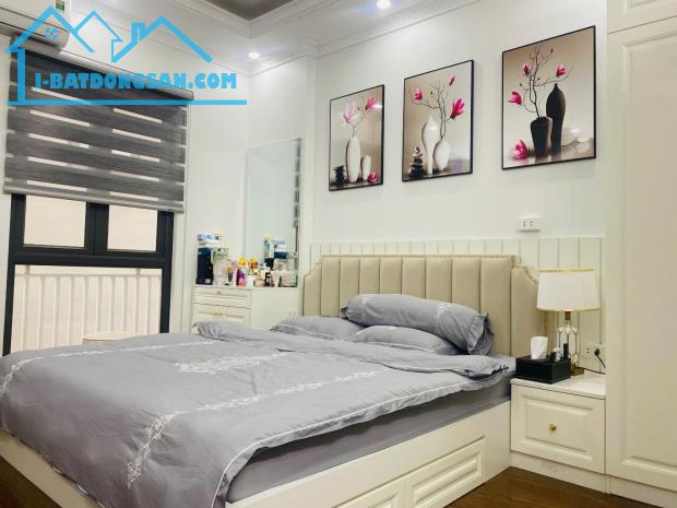 Bán Nhà Bồ Đề, Long Biên 5T, 33m2, giá 6,7 tỷ (gần ô tô đỗ) - 1