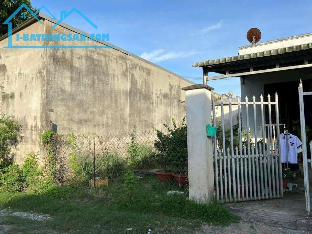 XUẤT HIỆN LÔ ĐẤT NGAY THỊ TRẤN ĐỨC HOÀ GIÁ RẺ CHỈ 890TR DT 4,4X14,6, LH NGAY