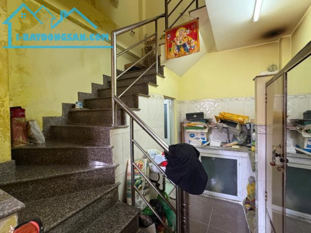 SÁT MẶT TIỀN HẬU GIANG --QUẬN 6--4 TẦNG --GIÁ CHỈ :4.1 TỶ (TL) - 3
