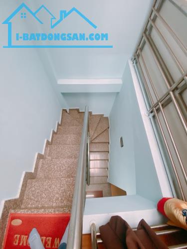 BÁN NHÀ MẶT TIỀN VĨNH KHÁNH Q.4 DTSD 99m2 NHỈNH 8TY