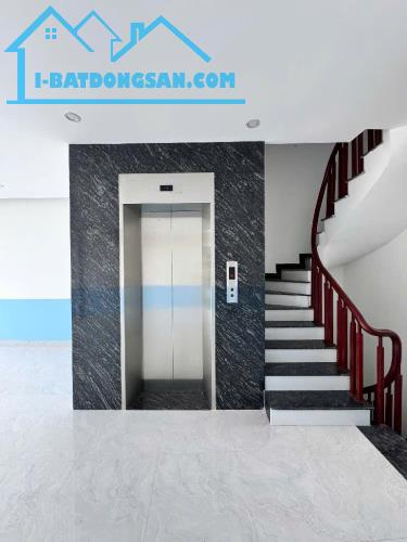 NHÀ MỚI PHỐ NGUYỄN VĂN CỪ 55M, 7T, MT4M, THANG MÁY, KINH DOANH, Ô TÔ TRÁNH.