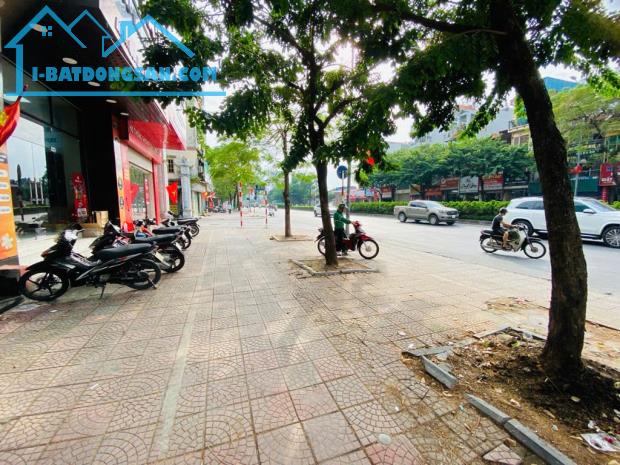 Bán nhà mặt phố Nguyễn Văn Cừ quận Long Biên vị trí đẹp vỉa hè buôn bán sầm uất 129m 36 tỷ