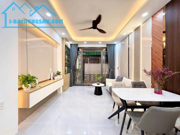 Bán nhà đẹp 2 sẹc full nội thất Bùi Đình Túy 27m2 – Giá 5,15 Tỷ tl.