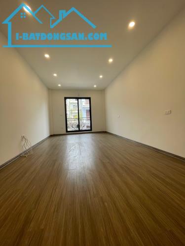 Bán nhà Phúc Lợi - Long Biên. Gần chợ, Gara ô tô, Thang Máy. 90m x 5T. Lh 0965858116