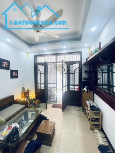 NHÀ 7,5 TỶ KHU PHÂN LÔ QUÂN ĐỘI – CỔ NHUẾ - THOÁNG TRƯỚC, SAU - CHỦ TẶNG NỘI THẤT - 1