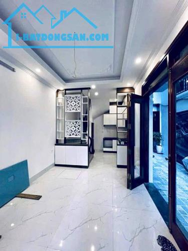 MẶT NGÕ NGUYỄN VĂN CỪ – GẦN CẦU CHƯƠNG DƯƠNG – 5 TẦNG – KINH DOANH NHỎ – 5 PHÚT SANG PHỐ - 2
