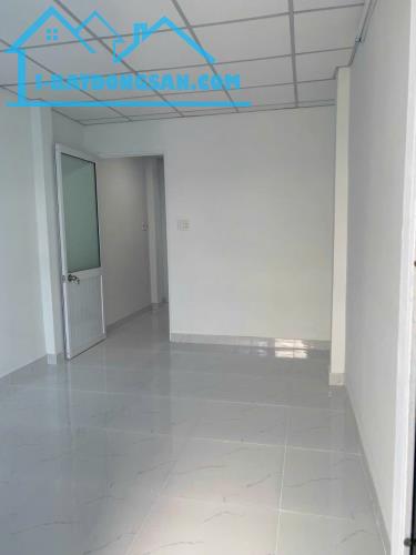 + Trần Hưng Đạo 37 M2 .3 Tầng .3 X 12.5 Giá .6 Tỷ TL .Phường 1 Quận 5 - 3