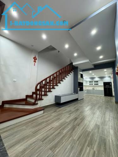 BÁN NHÀ NGÔ GIA TỰ LONG BIÊN 56M2 5T Ô TÔ ĐỖ CỬA, DÂN XÂY, NHỈNH 8 TỶ - 5