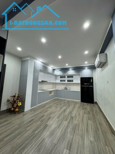 BÁN NHÀ NGÔ GIA TỰ LONG BIÊN 56M2 5T Ô TÔ ĐỖ CỬA, DÂN XÂY, NHỈNH 8 TỶ - 4