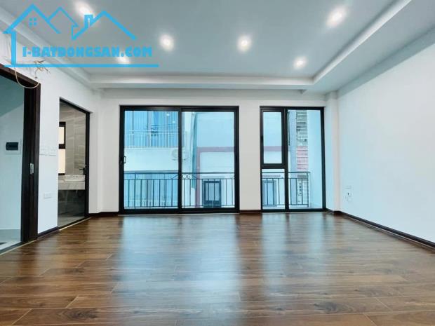 Nhà Kinh Doanh 12.5 tỷ-40m2 mặt tiền 8m*6 tầng- oto vào gara- 5m ra mặt phố Khương Đình - 3