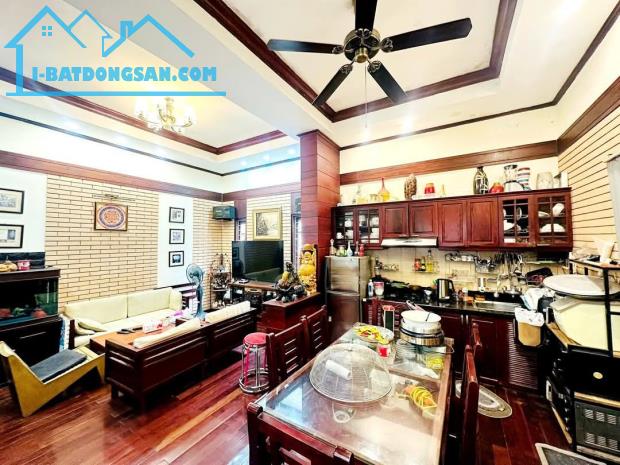 Lô góc Nguyễn Trãi, nhà đẹp ở ngay, gần phố, 69m 4 tầng 5.8m mặt, Giá 10 tỷ. 0796193699 - 5
