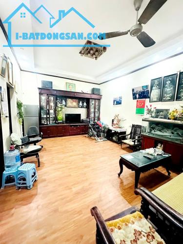 Lô góc Nguyễn Trãi, nhà đẹp ở ngay, gần phố, 69m 4 tầng 5.8m mặt, Giá 10 tỷ. 0796193699 - 1