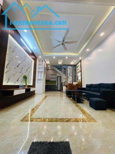 📌📌📌SIÊU PHẨM TÂN MAI  - DT 31m2 - Nhà 5 tầng - Ngõ Nông Gần Phố - Nhỉnh 6tỷ tiểu học ạ.