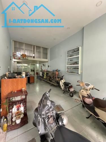 Bình Tân, Mt đường nội bộ, Nhà  đẹp 3tầng,64m2,Nở  hậu, giá rẻ. - 1
