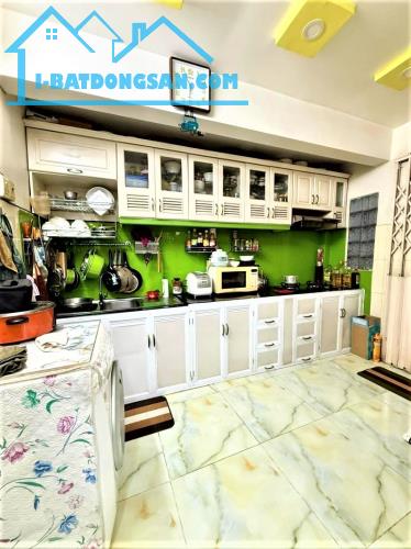 HIẾM !!! 6 TỶ X CÒN TL - NHÀ HOÀNG SA QUẬN 3 - HẺM THÔNG THOÁNG DT 4.3x12M 2PN - 1 ĐỜI CHỦ - 3