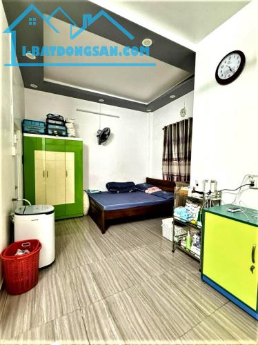 HIẾM !!! 6 TỶ X CÒN TL - NHÀ HOÀNG SA QUẬN 3 - HẺM THÔNG THOÁNG DT 4.3x12M 2PN - 1 ĐỜI CHỦ - 4