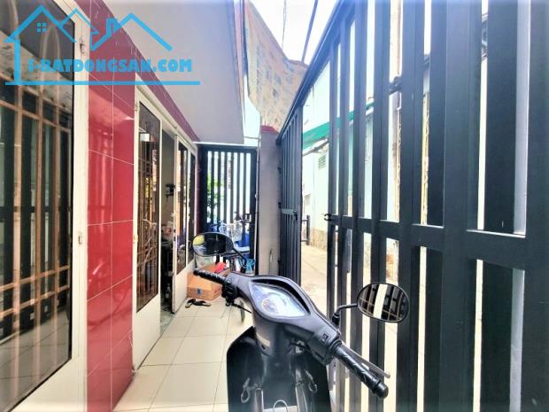 GIÁ RẺ !!! 7 TỶ X TL - HOÀNG SA QUẬN 3 - HẺM Ô TÔ TRÁNH CÁCH 7M - DT 5x12M 1 LẦU 4PN VUÔNG