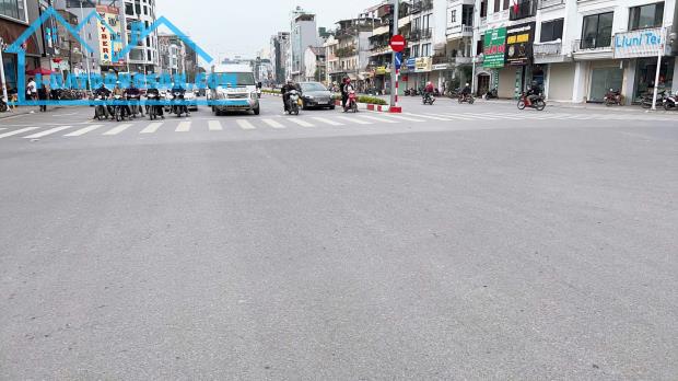 SIÊU HIẾM, CHỈ 4.X TỶ SỞ HỮU NHÀ LÕI PHỐ NGỌC LÂM 2 THOÁNG, THÔNG SANG NGUYỄN VĂN CỪ.