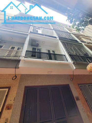 Bán nhà Ngọc Thuỵ,Long Biên 5 tầng,35m oto đỗ cổng nhỉnh 6 tỷ - 4
