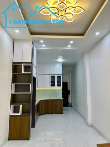 Bán nhà Ngọc Thuỵ,Long Biên 5 tầng,35m oto đỗ cổng nhỉnh 6 tỷ - 2
