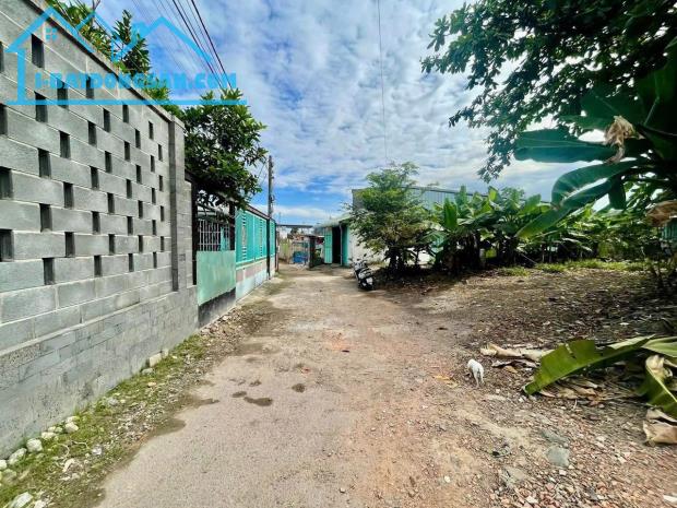 Bán 180m2 đất Dĩ An,đường xe hơi,giá chỉ 25tr/m2,gần KDC Bình Nguyên - 2
