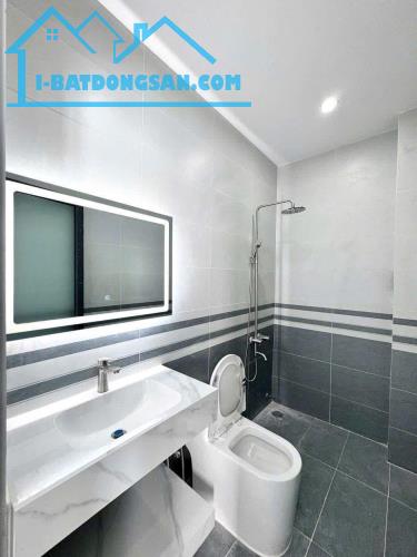 Bán nhà 1 Trệt 2 lầu 85m2 đường xe hơi (P. Trung Dũng) chỉ 4,7 tỉ - 3