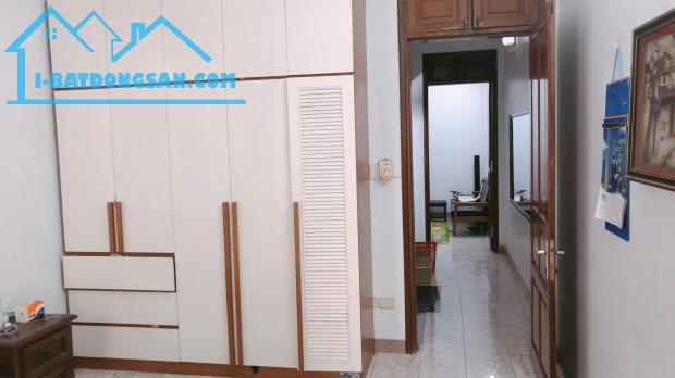 Bán nhà Cầu Giấy Quan Hoa 37m 5 tầng 7.5 tỷ ngõ thông ô tô đỗ cửa