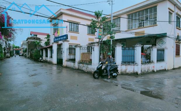 Bán Đất Trung Hưng Sơn Tây, diện tích51m2, mặt tiền 5.2m, ô tô vào đất
