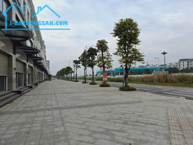 BÁN NHÀ 5 TẦNG NGAY VIỆN KIỂM SÁT VÀ ỦY BAN THÀNH PHỐ, ĐỐI DIỆN VINHOMES THANH HÓA - 1