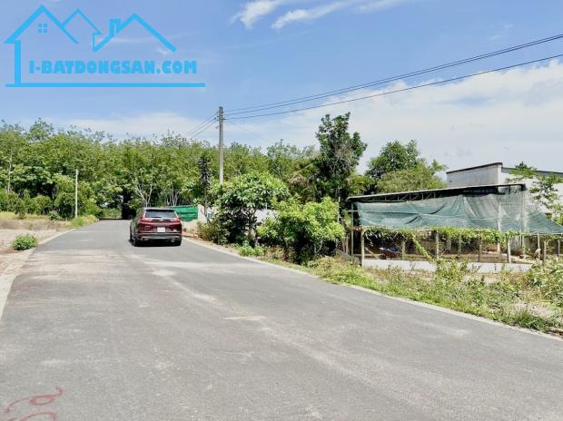 KẸT TIỀN SANG GẤP 1200M2 ĐẤT Ở THỊ XÃ CHƠN THÀNH GẦN KHU CÔNG NGHIỆP DÂN ĐÔNG. GIÁ 220TR