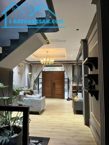 Bán lô đất lô góc mặt tiền, Phường 4 , Đà Lạt  đất đầu tư chỉ có 5,5 tỷ ạ