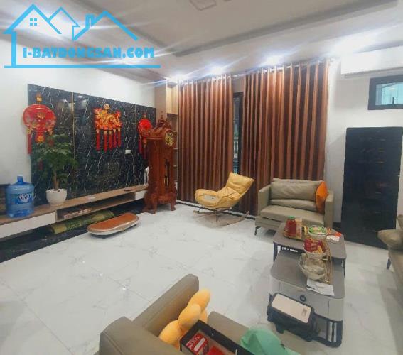 Tôi bán nhà lô Góc ngõ 79 Bà Triệu ô tô đỗ gần nhà, gần chợ Hà Đông 50m2 chỉ 7.58 tỷ.