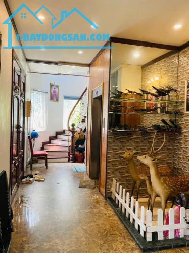 BIỆT THỰ TÂY HỒ  - LÔ GÓC - 5 T THANG MÁY -  HÀNG XÓM  QUAN CHỨC -  Ở ĐẲNG CẤP 110m, 5T,