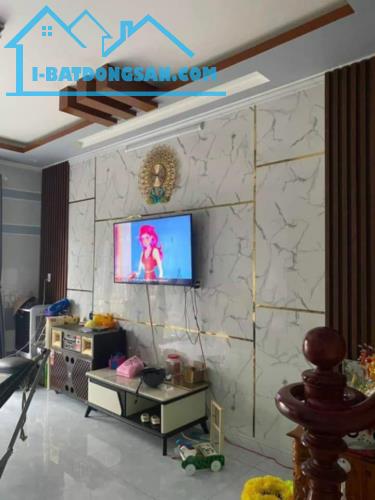 Bán gấp nhà đối diện Cánh Đồng Diều Tân Đức 2. Giá rẻ - 1