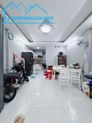 GẤP BÁN NHÀ3 TẦNG _NGANG 4M ĐƯỜNG ĐOÀN VĂN BƠ QUẬN 4 NHỈNH 4 TỶ