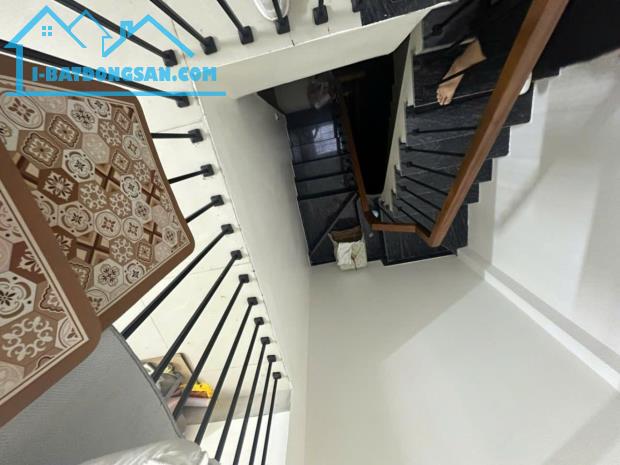 DÂN XÂY -HIẾM NGỌC THUỴ-PHÂN LÔ OTO TRÁNH CÓ 102?- GARA 2 XE 7 CHỖ 5 TẦNG THANG MÁY- - 5