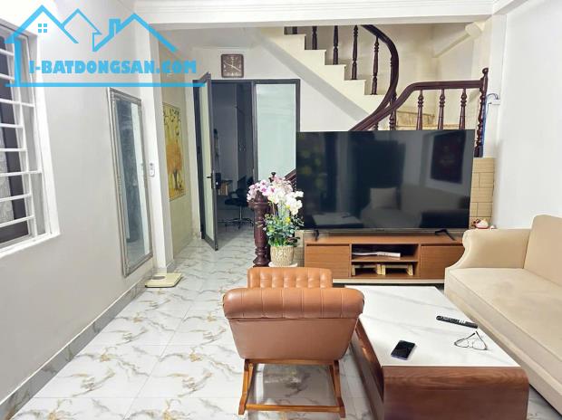 Nhà dòng tiền Nguyễn Trãi -5 tầng 50M- mặt tiền 4M-Lô góc-nội thất xịn.