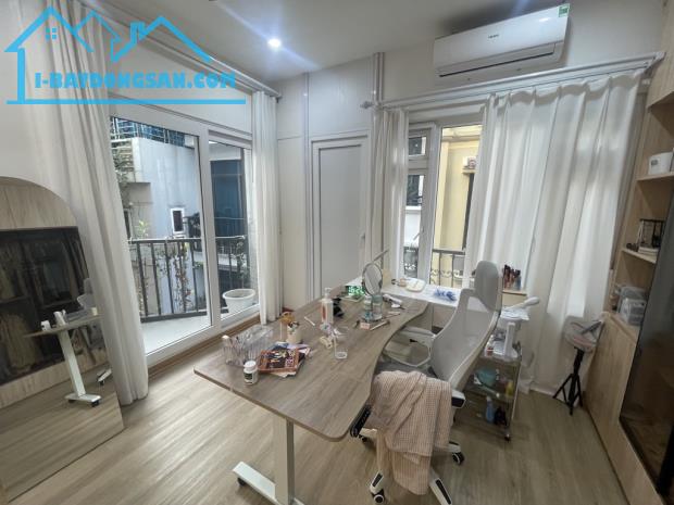 Gần hồ Tây - tòa nhà 150m 6 tầng thang máy - ô tô vào nhà - vừa ở vừa cho thuê chỉ 43 tỷ - 2