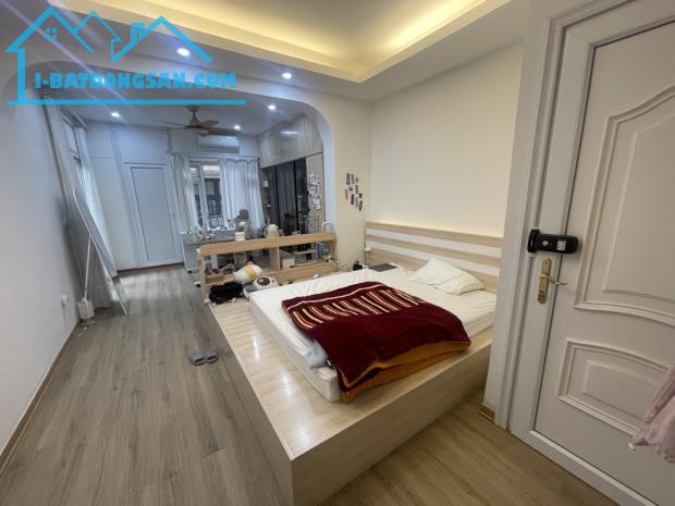 Gần hồ Tây - tòa nhà 150m 6 tầng thang máy - ô tô vào nhà - vừa ở vừa cho thuê chỉ 43 tỷ - 3
