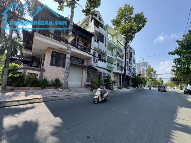 BIỆT THỰ GỖ LIM - TRUNG TÂM XA HOA QUẬN 6 NGAY BÌNH PHÚ  - ĐẲNG CẤP THƯỢNG LƯU. - 4