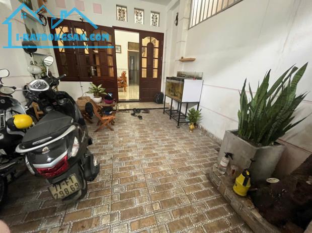Bán nhà 2 tầng, hẻm xe hơi đường 138, P. Tân Phú Q9 , dt 72m2 giá 4,75 tỷ