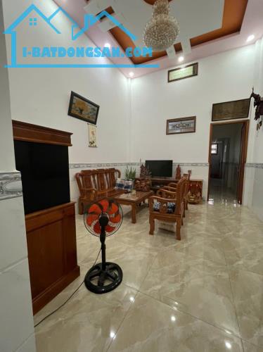Bán nhà 2 tầng, hẻm xe hơi đường 138, P. Tân Phú Q9 , dt 72m2 giá 4,75 tỷ - 2