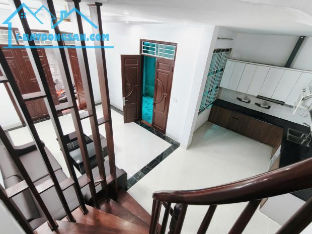 Bán nhà Hoàng Hoa Thám, Ba Đình 50m, 5 tầng, 8.5 tỷ lô góc, nhà đẹp, gần phố - 1