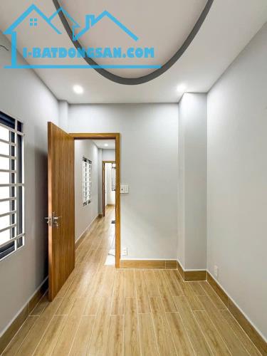 MỚI ĐẸP CHÍNH CHỦ - HOÀN CÔNG ĐỦ - DT 39M2 ,4TẦNG ĐÚC VỚI 5PN ,4WC - HUỲNH VĂN BÁNH - LÊ V - 4