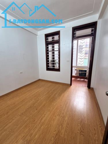 BÁN NHÀ HÀO NAM ĐỐNG ĐA 31m 5T Mt 3m GIÁ 6.3 TỶ NGÕ THÔNG KINH DOANH. - 2