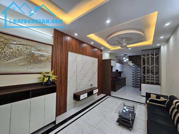 NHỈNH 6 TỈ CÓ NGAY 1 CĂN 5 TẦNG Ở NGỌC LÂM, LONG BIÊN - VỊ TRÍ VIP, 15M RA NGÕ Ô TÔ TRÁNH - 1