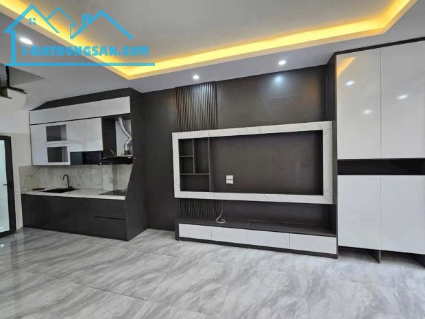 Bán Nhà đẹp phố Ngọc Lâm,Nội thất, tiện ích đỉnh cao, an sinh tốt, để ở hoặc đầu tư tốt - 4