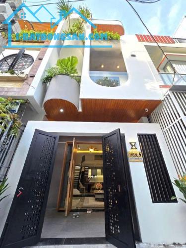 Nhà 3 tầng đẹp full nội thất mặt tiền gần Kinh Dương Vươn, biển Nguyễn Tất Thành - 4