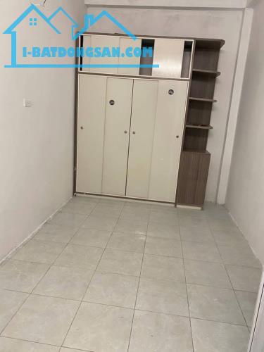Cho thuê nhà ngõ ba gác phố Bạch Mai Hai Bà Trưng 40m x 3 tầng, giá 11.5tr/tháng - 2